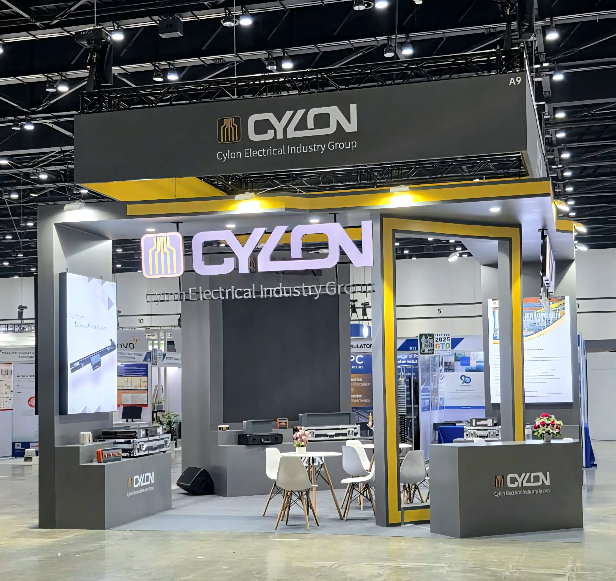 Cylon exhibition booth built by LUNIQ Events on the trade show floor